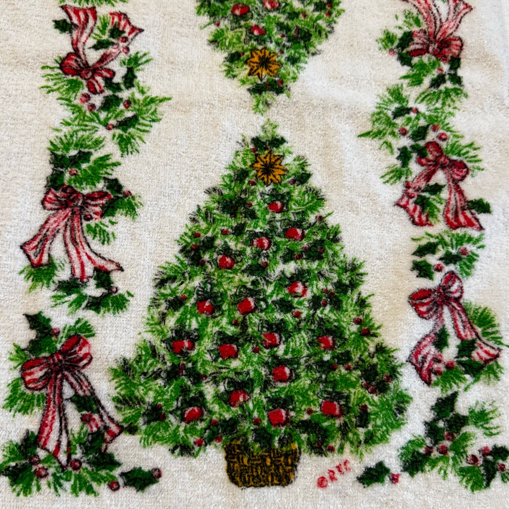 Vintage Christmas Tree Hand Towel